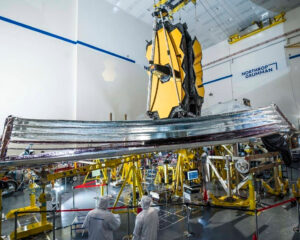 (Portal): O escudo solar do Telescópio Espacial James Webb foi instalado com sucesso