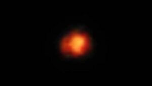 Image of Maisie, the fifth farthest galaxy confirmed until now. Crédits: NASA/STScI/CEERS/TACC/University of Texas at Austin/S. Finkelstein/M. Bagley.